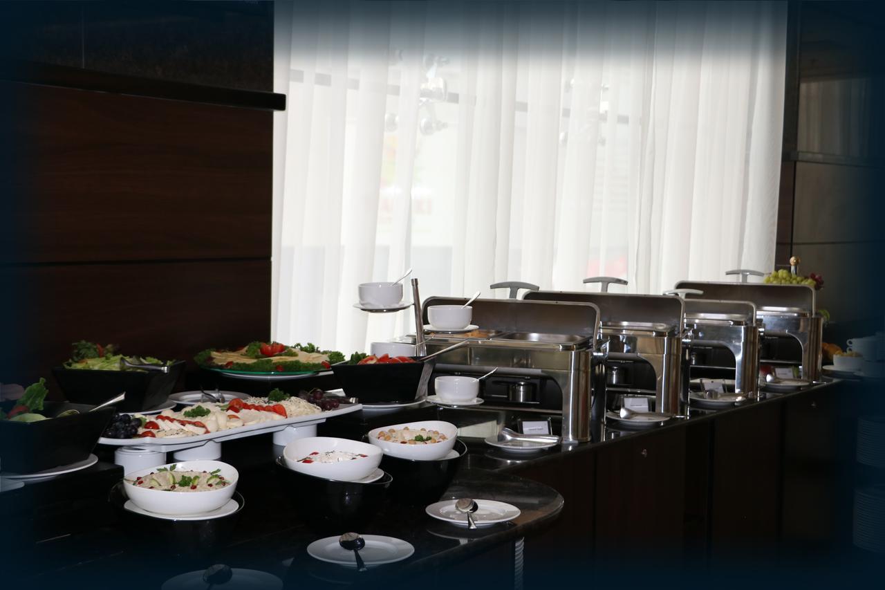 Orange Suites Hotel Manama Dış mekan fotoğraf