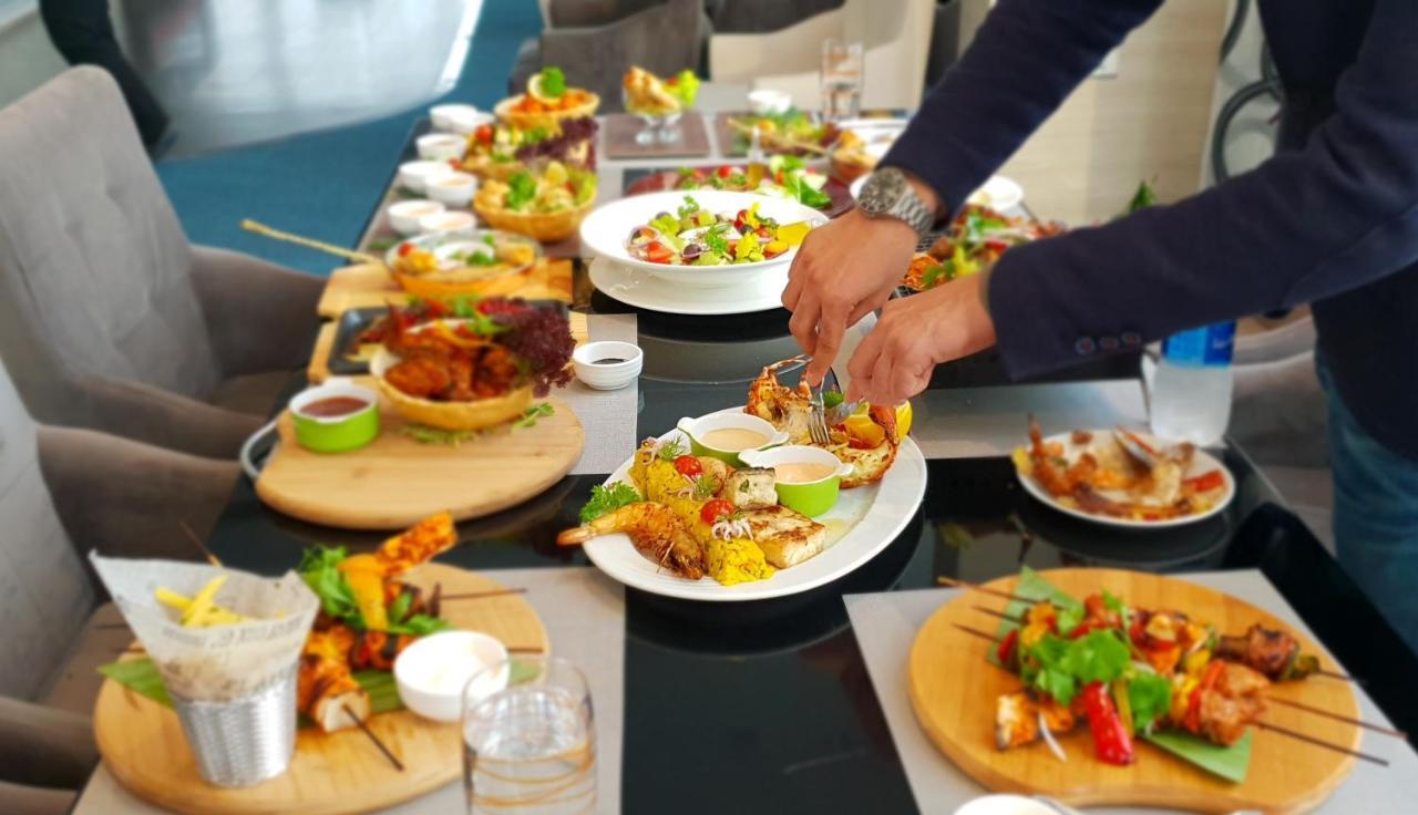 Orange Suites Hotel Manama Dış mekan fotoğraf