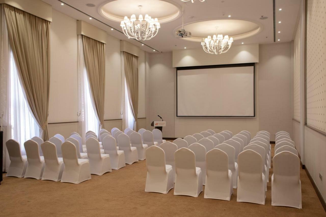 Orange Suites Hotel Manama Dış mekan fotoğraf